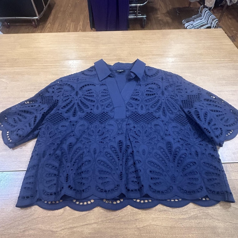 Talbots Tunic Shirt Womens MP Blue Cotton Eyelet Lace Collared Boho Scallop Top